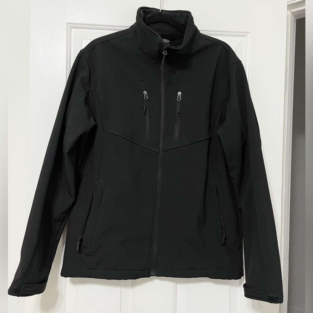 Snozu Performance Men's Black Jacket with zipper pockets and fleece lining M